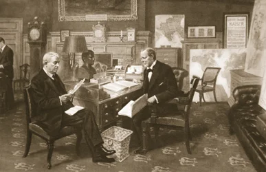 Churchill en Fisher aan het werk: de Eerste Lord in zijn kamer op het Admiraliteit met de Eerste Zeeheer, uit The Illustrated War News, 1915
