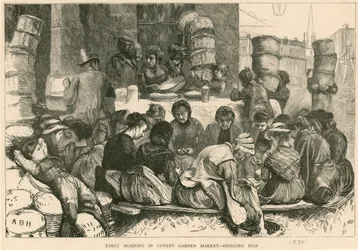 Vroege ochtend in Covent Garden Market, Londen: Erwten doppen