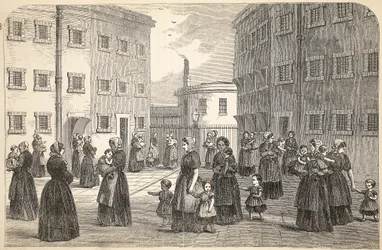 Moeders, met hun kinderen, aan het oefenen in Tothill Fields Prison, illustratie uit The Criminal Prisons of London and Scenes from Prison Life door Henry Mayhew en John Binny, uitgegeven in 1862