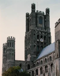 Octagon Toren, gebouwd 1322