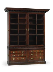 Een van een paar George II bibliotheekboekenkasten, ca. 1750