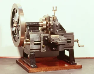 Vormmachine ontworpen door James Nasmyth