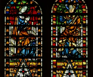 Raam Ww met de Kroning van de Maagd