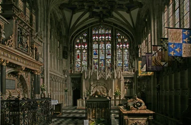 Raam met het oostelijke raam van de Beauchamp-kapel