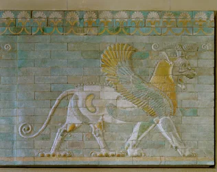 Gevleugelde stier, gekleurde geglazuurde tegels, uit het paleis in Susa, Iran ...