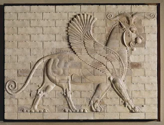 Gevleugelde griffioen, gekleurde geglazuurde tegels, uit het paleis in Susa, Iran ...