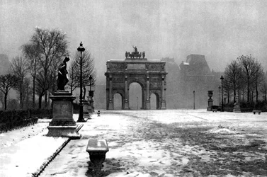 De Tuilerieën onder sneeuw en de Carrouselboog, Parijs, 1931