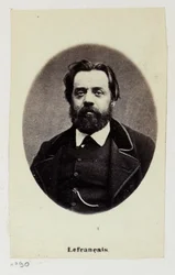 Lefrançois Adolphe Gustave, genaamd Gustave Lefrançais (1826-1901). Als onderwijzer richtte hij in 1849 met Pauline Roland (1805-1852) de Vereniging van Socialistische Onderwijzers op. Als lid van de Commune maakte hij deel uit van de Commissie voor