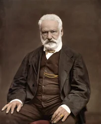 Portret van Victor Hugo (1802-1885), Frans schrijver en dichter, inkleuring van een foto door Étienne Carjat (1828-1906) - Victor Hugo (1802-1885), Frans schrijver en dichter, ca. 1870, ingekleurde foto