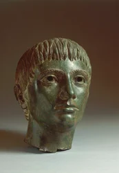 Bronzen hoofd van een jongeling, ongeveer 330 v.Chr.