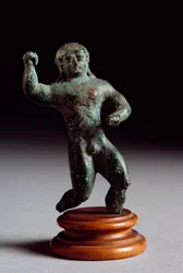 Etruskische kunst: bronzen atleetbeeldje van de Veneziana Fonte. 520-500 v.Chr. Dim. 6 cm Florence, Museo Archeologico
