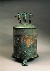 Italië, Lazio, Preneste, de Ficoroni-cista (koperen kistje voor het bewaren van juwelen) met een decoratie die de mythe van de Argonauten afbeeldt