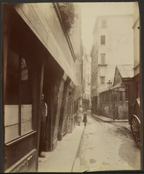 Op de hoek van de Rue de Venise, bij nr. 14 (4e)