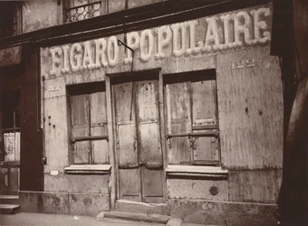Le Figaro populaire, 122 Boulevard de la Villette (gevel van een barbierzaak, 122 Boulevard de la Villette)