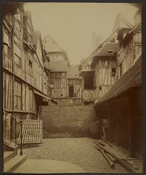 Rouen, binnenplaats in de Rue Martainville