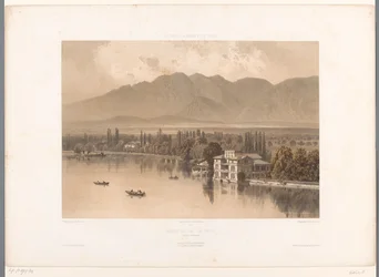 Zicht op de oevers van de Thunersee
