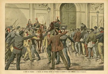 Illustratie van Eugene Damblans (1865-1945) in Le Pelerin, 26/11/05 - De staking van de arsenalen in Toulon, de stakers proberen de huur van hun kameraden tegen te houden - Sociaal, Staking, Architectuur, Maritiem, Toulon, Arsenal