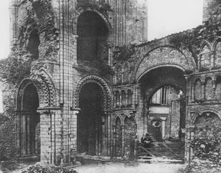 Castle Acre Priory, Norfolk, interieur van westkant van kerk