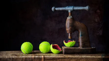 Geperste tennisballen