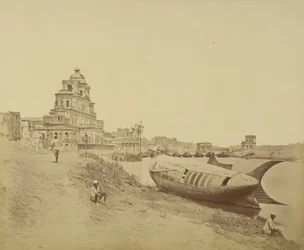 Het Chattar Manzil-paleis en de koninklijke boot van Oude