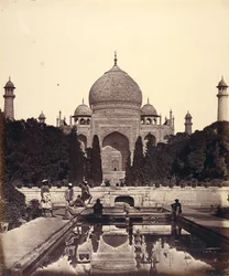 De Taj Mahal met de Fonteinen