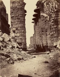 Middengang van de hypostylezaal, gezien vanuit het oosten (Karnak) - Thebe