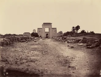 Sfinxenlaan en Ptolemeïsch propylon, Karnak, Thebe