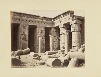 Medinet Habu, tweede binnenplaats, galerij van Thoetmosis I (Egypte)
