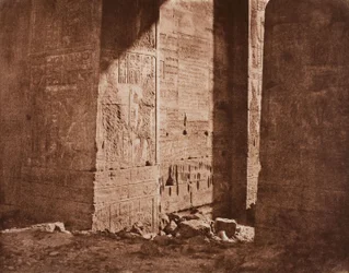 Eerste pyloon - Franse inscriptie gegraveerd op de oostelijke steunbeer bij punt H, eiland Fila (Philae)