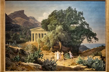 Een Dorische Tempel met Castelmola en Taormina op de achtergrond
