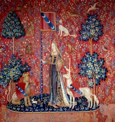Een jonge vrouw omringd door een leeuw, een eenhoorn, een aap en konijnen - Wandtapijt van wol en zijde, vervaardigd tussen 1484 en 1500. Uit het kasteel van Boussac, Creuse. Afmetingen: 3,7 x 4,7 m - Parijs, Nationaal Museum van de Middeleeuwen, Thermes