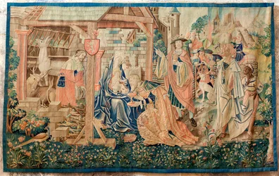 Voormalige kathedraal (Ancienne cathédrale Notre-Dame). Museumcollecties. Vlaamse wandtapijt. De aanbidding van de wijzen. Opdracht door bisschop Jean de Mauléon. Deel van een serie oorspronkelijk opgehangen boven de jubé (rood scherm) zitplaatsen. 16e eeu