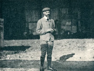 Henri Farman, Franse vliegtuigontwerper, bouwer en piloot, ca. 1910