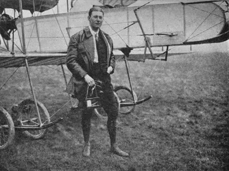 Mr. Gordon Bell, die meer verschillende typen vloog dan enige andere piloot van zijn tijd, 1913-1934