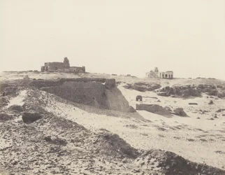 Assouan, ruïnes van de oude Arabische omheining, ten zuidoosten van de stad