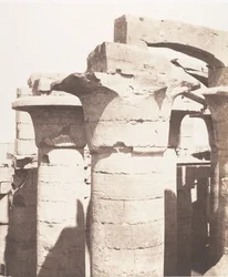 Karnak Thebe, Paleis - Hypostyle Zaal - Centrale Colonnade