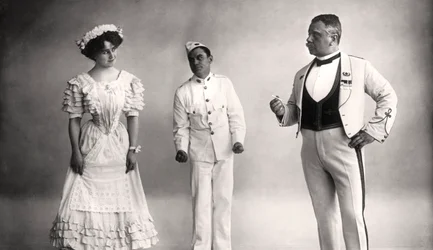 Florence Jameson, Reginald Switz en Alfred Clarke in een scène uit The Blue Moon, 20e eeuw