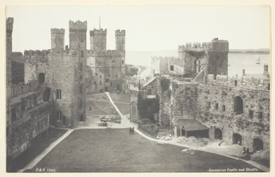 Carnavon Castle en Straights