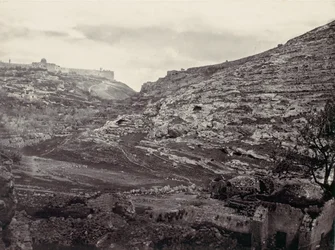 Berg Moria, Jeruzalem, vanuit de bron van En Rogel