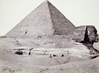 De Grote Piramide, met de Sfinx op de voorgrond, El-Geezah