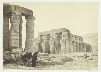 Het Memnonium, Thebe, vanaf de Vlakte