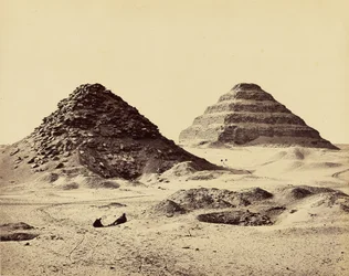 De piramides van Sakkarah. Vanuit het noordoosten