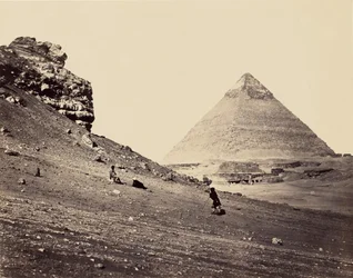 De tweede piramide vanuit het zuidoosten
