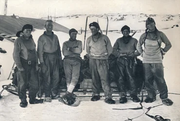 Lieut. Campbells Partij bij hun Terugkeer naar Cape Evans, 7 november 1912, 1913