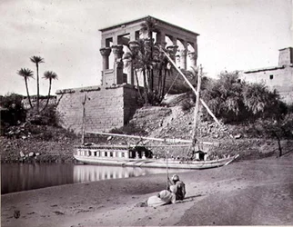 De Tempel van Trajanus, kijkend naar het zuidwesten, Philae (zwart-wit foto)