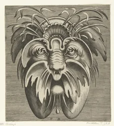 Masker met uitgezakte wangen en een snor, in het haar zitten grassen
