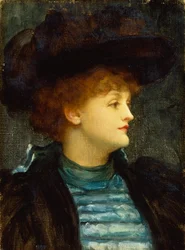 Portret van een vrouw in turquoise jurk met zwarte jas en hoed