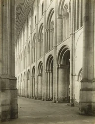 Kathedraal van Ely: Schip van onder West Tower
