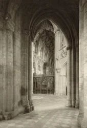 Zicht op het koor vanaf het zuidelijke zijschip in Ely Cathedral