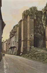 Beaumont-le-Roger, Ingang van de oude abdij